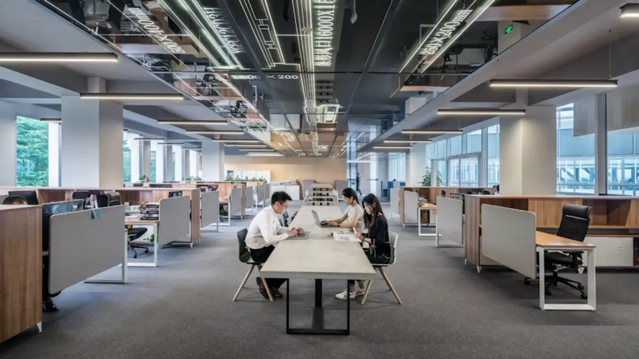 Top auto insurance companies USA comparison chart and icons